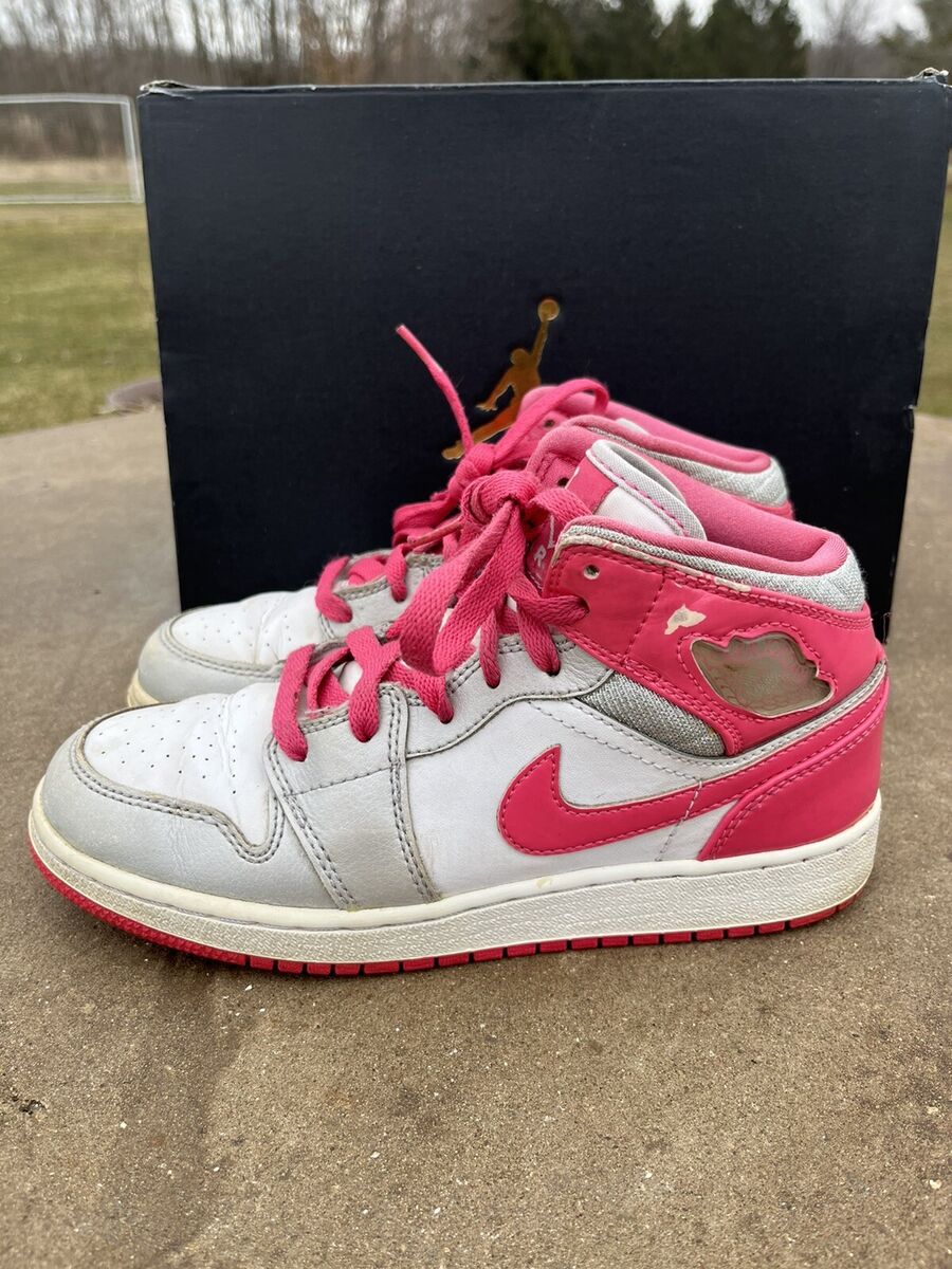 Nike Air Jordan 1 Mid GS Platinum Pink White 555112-109 Size Nike Air Jordan 1 Mid GS Platinum Pink White 555112-109 Size