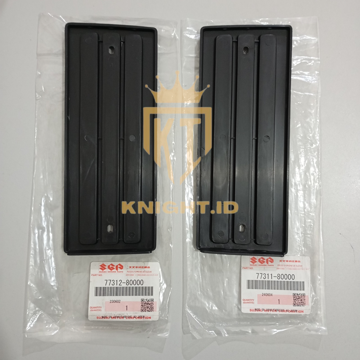 Fits For Suzuki Samurai 1982-1995 LH RH Targa Platic Trim 77311/2