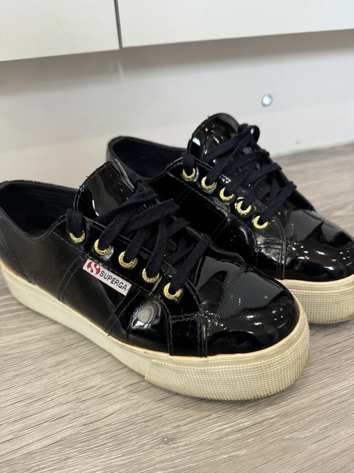 Zapatillas deportivas SUPERGA de charol negras para mujer, talla 4,5 Foto 4 de 4
