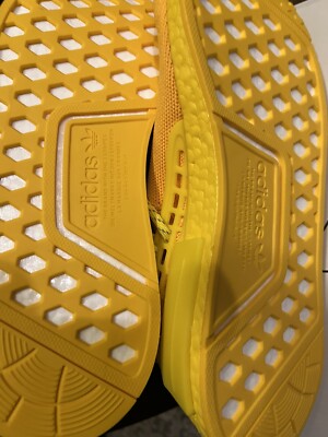 NEW AUTHENTIC ADIDAS NMD HU PHARRELL EXTRA EYE YELLOW MEN  display picture 1