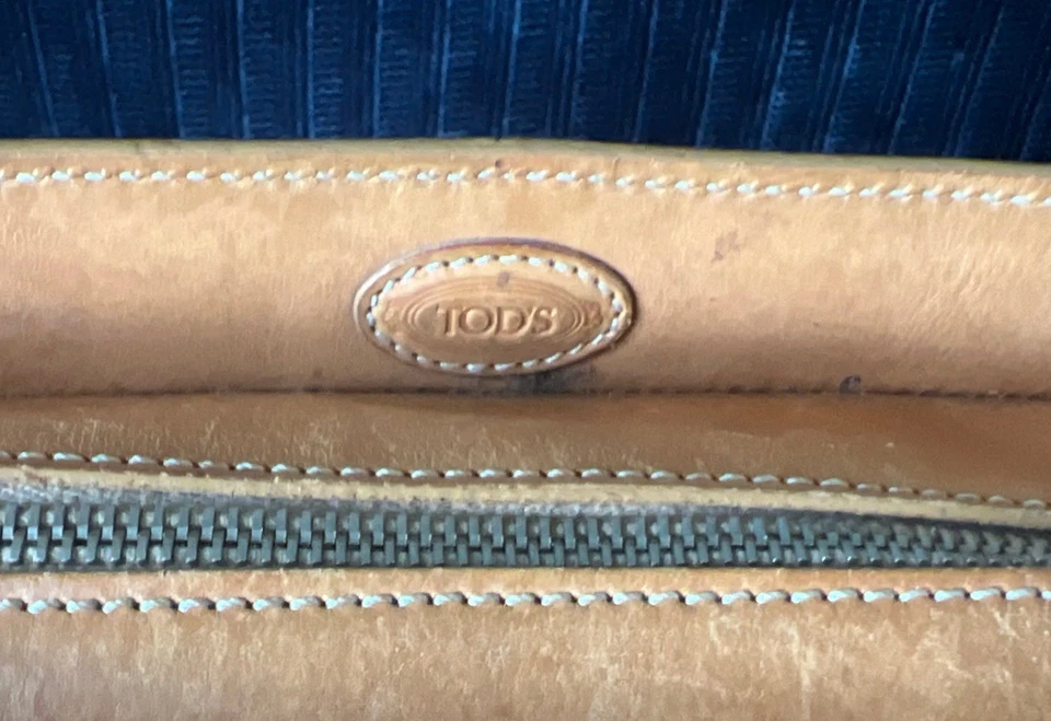 Tods   Tan Studded Leather Vintage Tote Shoulder Handbag - Image 4 of 4