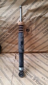 Original VW Jetta 5C/13 1,6 TDI 77KW/105PS Stoßdämpfer Hinten Links 5C0512011AA