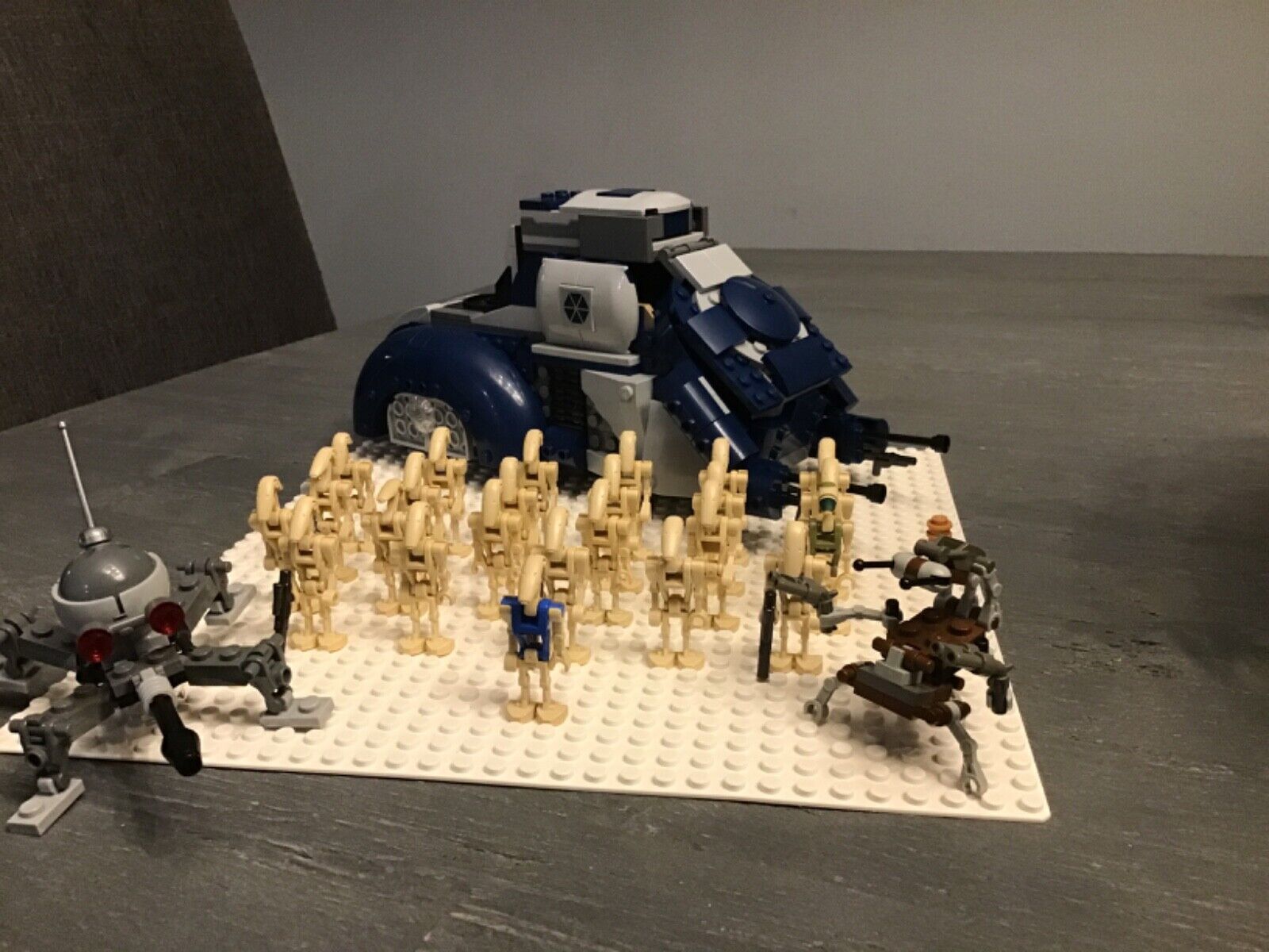 lego Star Wars MTT moc and droid army