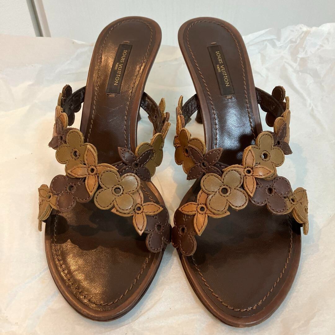 LOUISVUITTON ブラウン プレート レザー サンダル　8.5 LOUISVUITTON ブラウン プレート レザー サンダル 8.5 - メルカリ