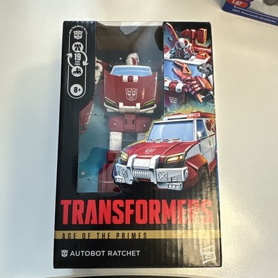 Transformers Age of the Primes Deluxe Class Autobot Ratchet Actionfigur