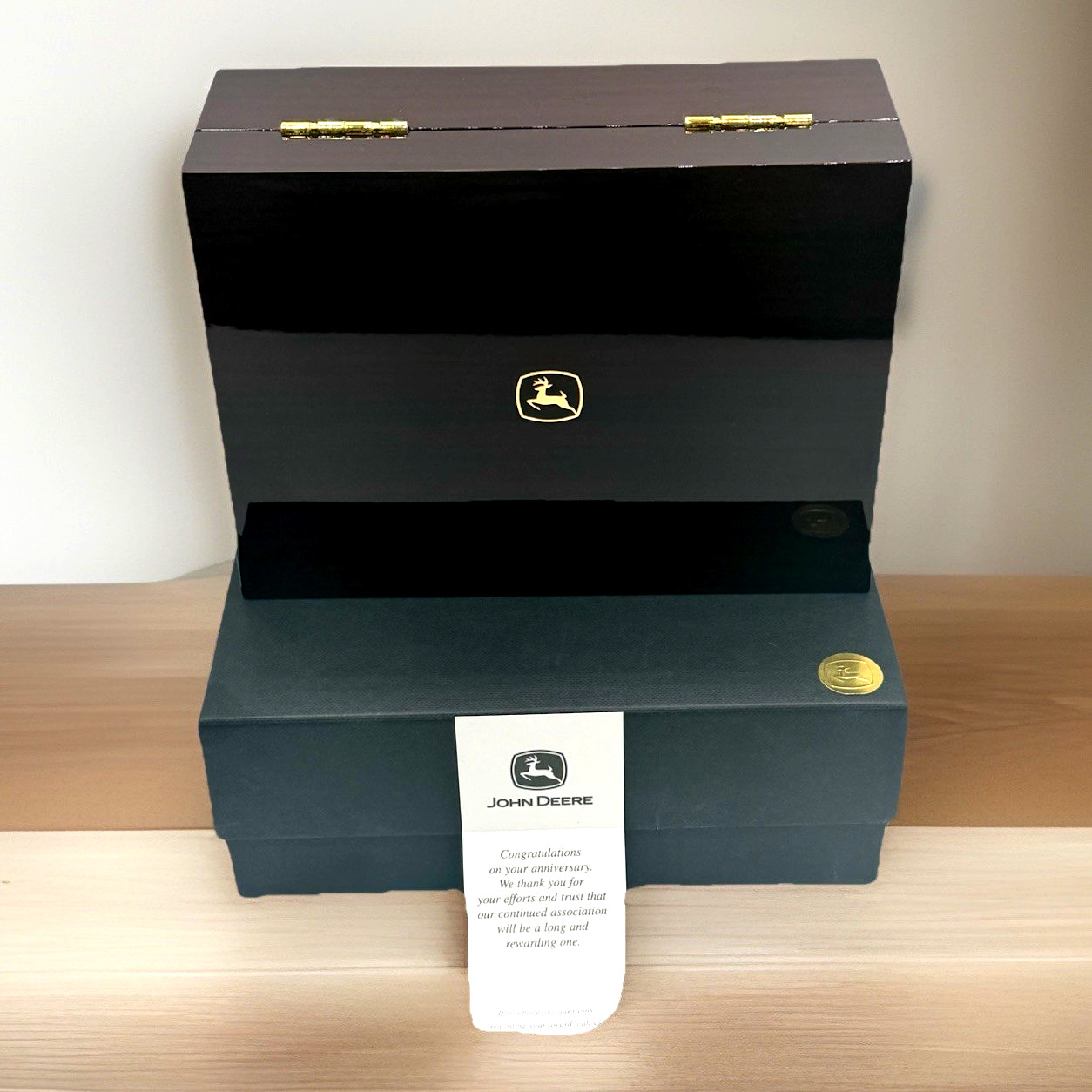 LN John Deere 20th Anniversary Executive Wood Valet Jewelry Box - New In Box NOS