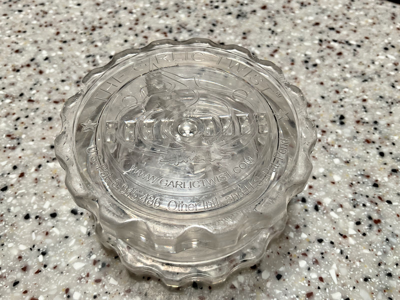 NEX TREND PRODUCTS - Original Clear THE GARLIC TWIST - Chopper/Crusher-EUC-NICE!