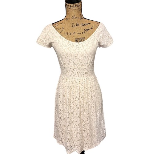 Banana Republic Mad Men Size 4 Ivory Lace Dress Short Sleeve Boho Fitted