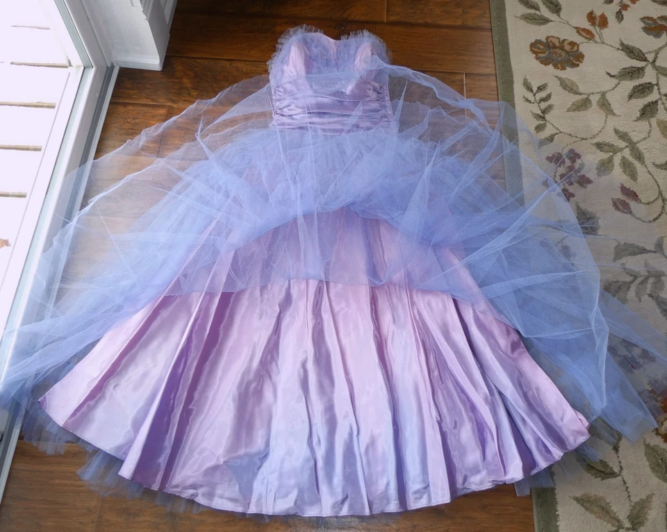 Vestido de graduación vintage de tul lavanda de los años 50 con corpiño fruncido falda completa deshuesado Foto 3 de 4