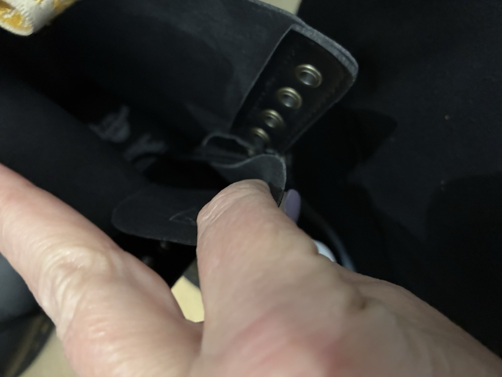 Doc Martens New Black Leather Unisex Combat Boots - Size 6 Ladies  thumbnail 5