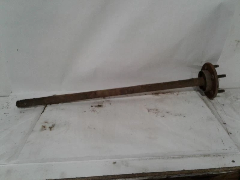Axle Shaft Excluding Limousine Package Fits 91-97 LINCOLN & TOWN CAR 618352 - Image 1 of 3