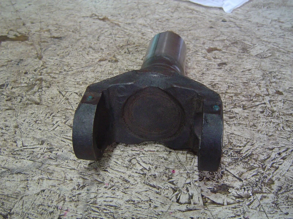1965 - 1980 GM 350 Turbo Hydro Matic Transmission Yoke - Image 2 of 4