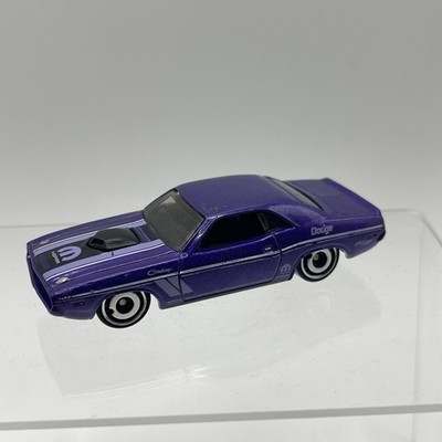 Hot Wheels '70 Dodge Hemi Challenger Purple 164/250 HW 70s vs 90s D13