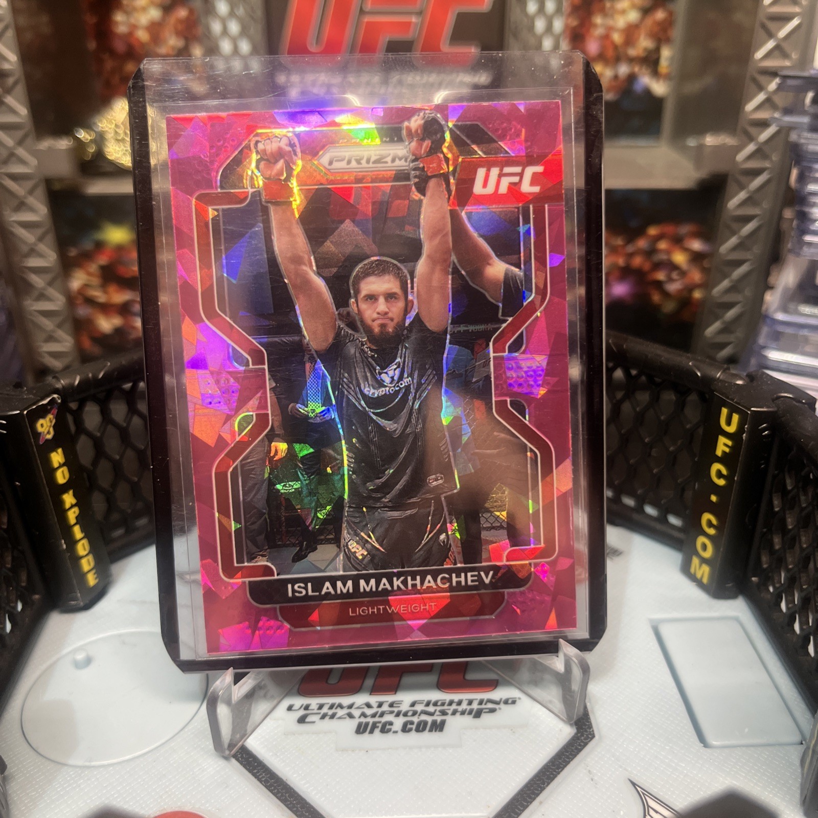 2022 Panini Prizm UFC Islam Makhachev #125 Pink Ice Prizm Exclusive SP