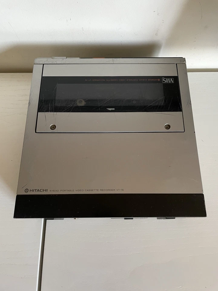 Vintage hitachi vt-7E 4head portable video cassette recorder VHS - Immagine 3 di 4