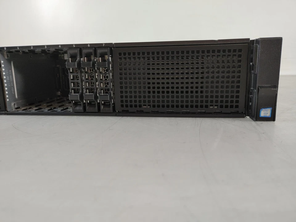 Dell PowerEdge R730 2.40 GHz Intel Xeon E5-2620 v3 32 GB DDR4 Server - Image 3 of 4