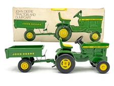 1/16 John Deere 140 and Cart in Ice Cream Box