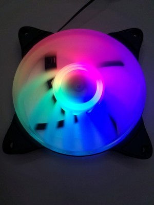 120mm RGB PC Gehäuselüfter - Weiß - Molex Stecker (2 Pins) - NEU