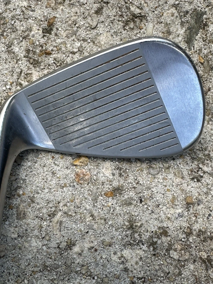 Hierro TaylorMade P790 #9, eje de acero KBS Max MT S/85 Foto 3 de 4