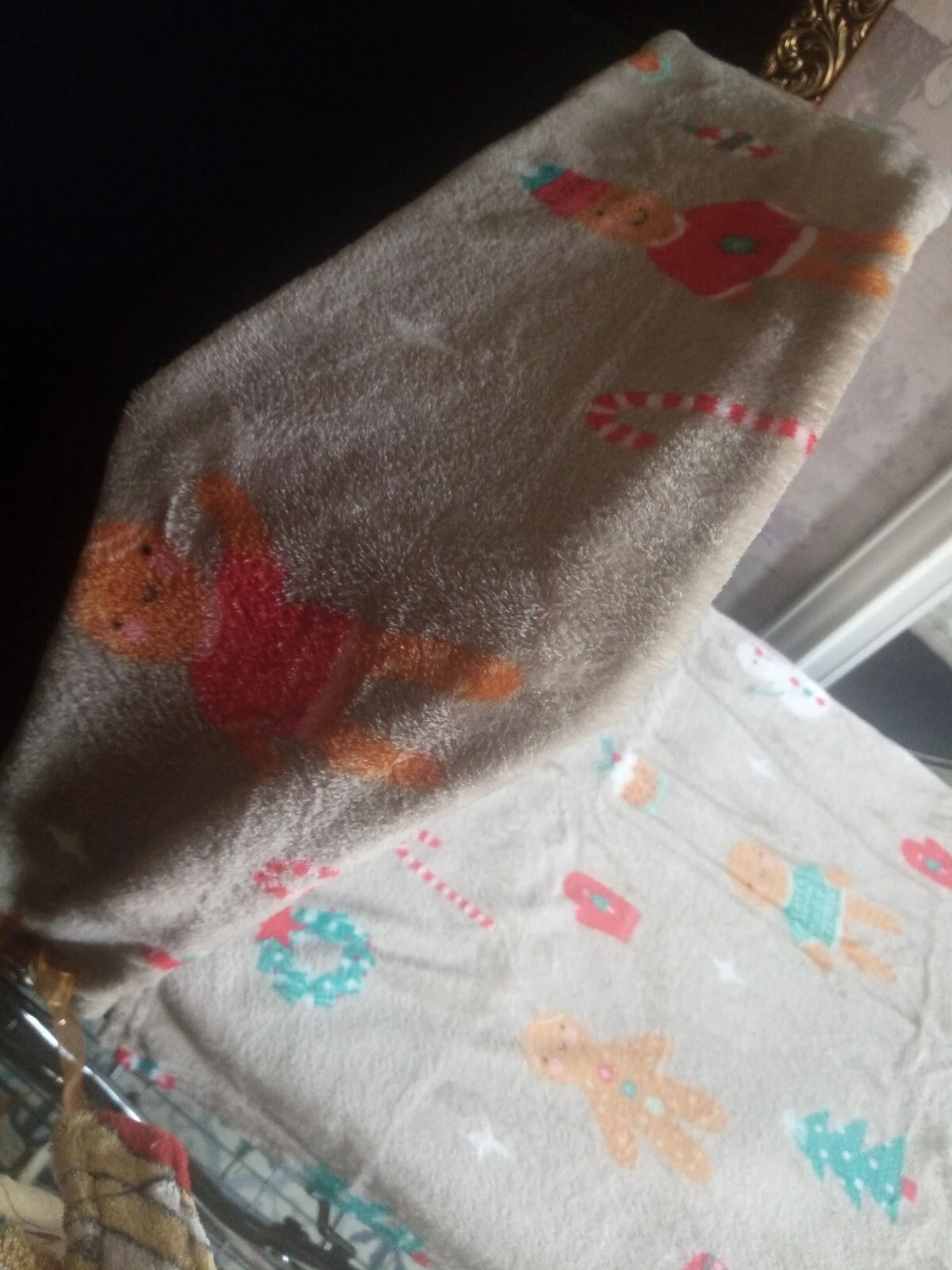 Cappuccio Coach costruito Pram pelliccia e coperta abbinati pan di zenzero uomo tema natalizio