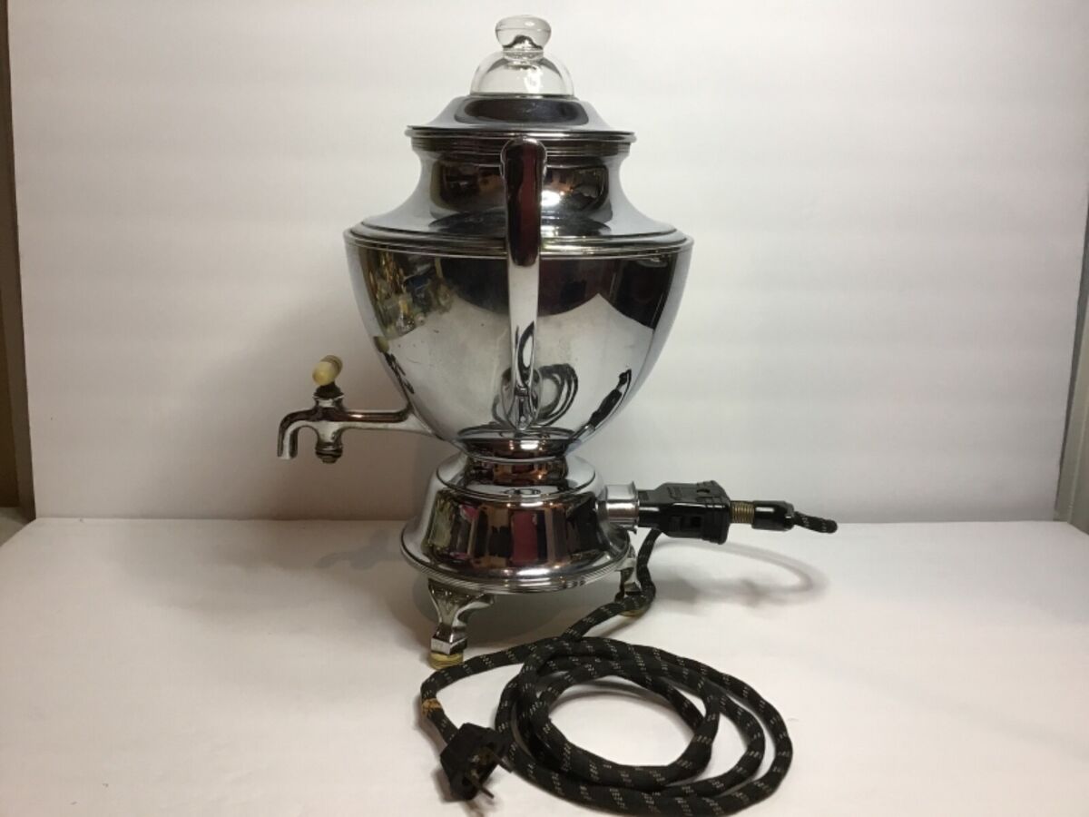 1920s UNIVERSAL LANDERS/FRARY/CLARK ELECTRIC COFFEE 1920s UNIVERSAL LANDERS/FRARY/CLARK ELECTRIC COFFEE