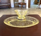 Vtg. Hazel Atlas Florentine #2 (Poppy) Yellow Glass Gravy Boat with Underplate