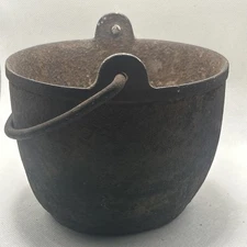 VINTAGE CAST IRON COOKING POT WITH HANDLE 5.5” Wide 4” Tall Caldron Camping
