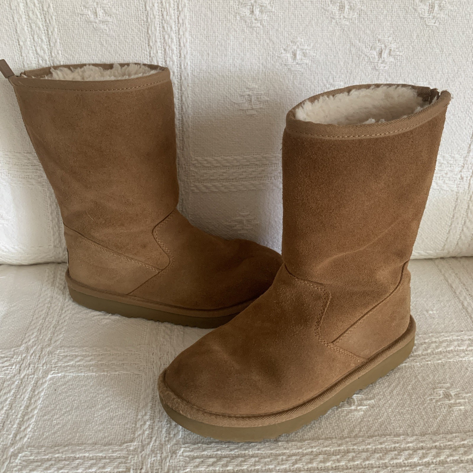 UGG shearling Lined Suede Chestnut Sheepskin  SIZ… - image 4