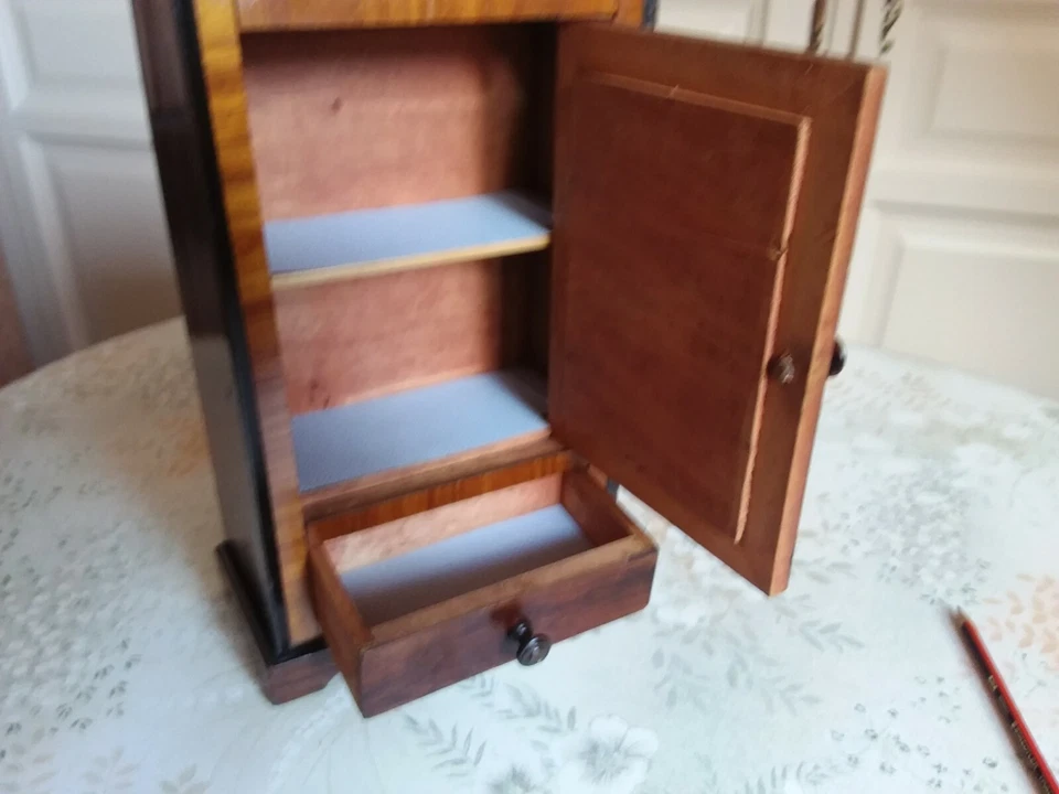 ANCIENNE ARMOIRE À GLACE DE POUPEE - Photo 2/4