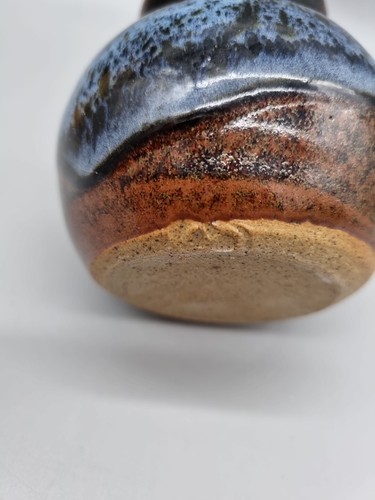 A Vintage Studio Pottery Squat Bulbous Jug / Vessel, Impressed Makers Mark. - Picture 9 of 11