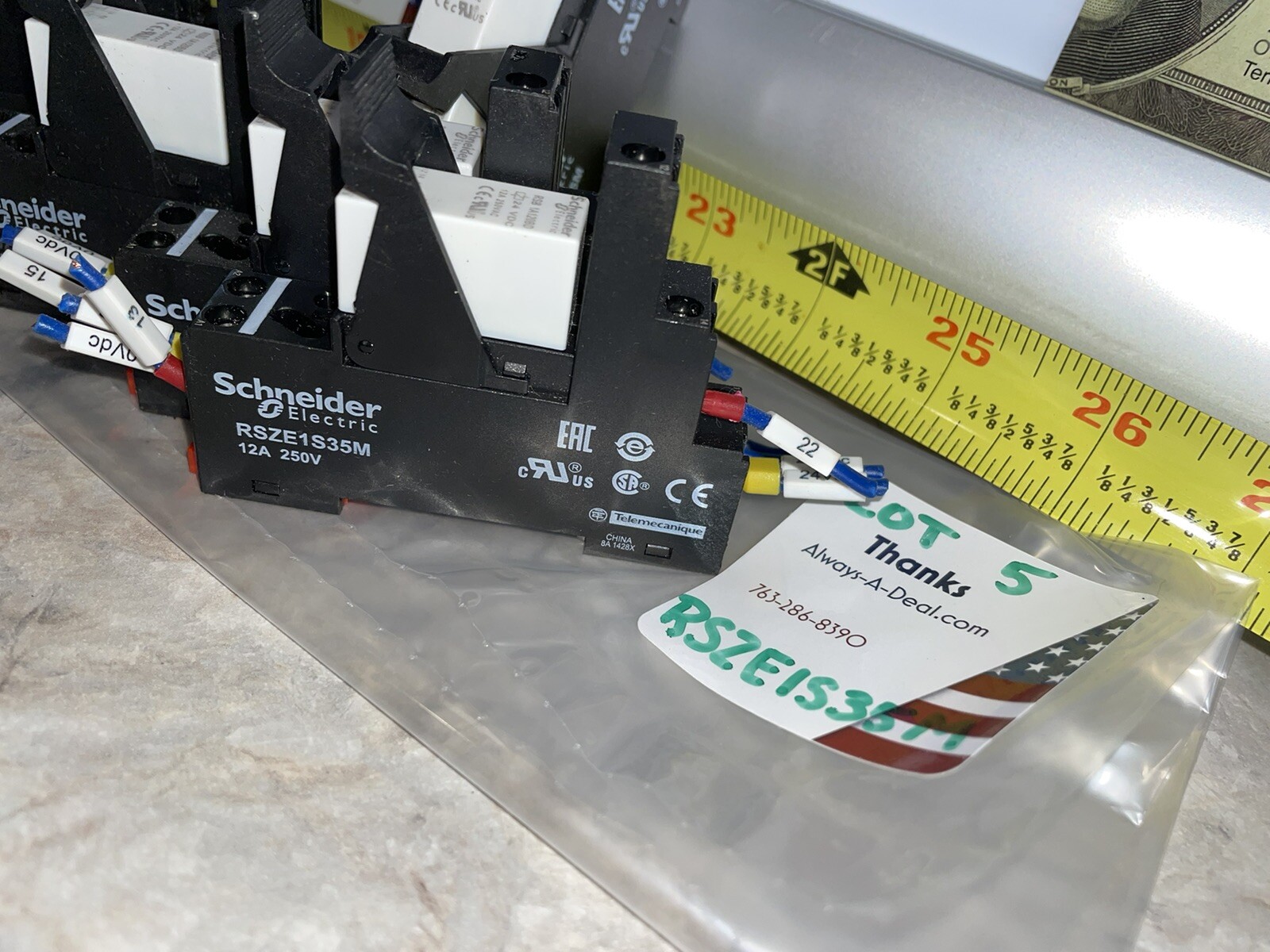 Schneider Electric RSZE1S35M Relay Sockets Lot Of 5 12A RSB1A120F7 Cube ...