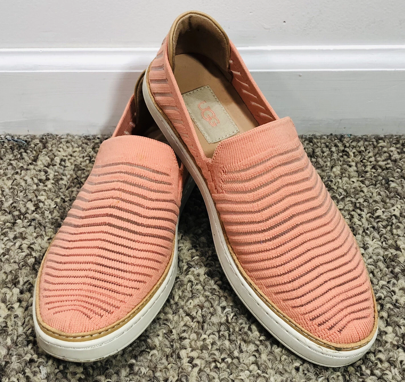 Sneakers slip on da donna UGG taglia 7 Sammy Breeze rosa Beverly a costine lavorate a maglia strette