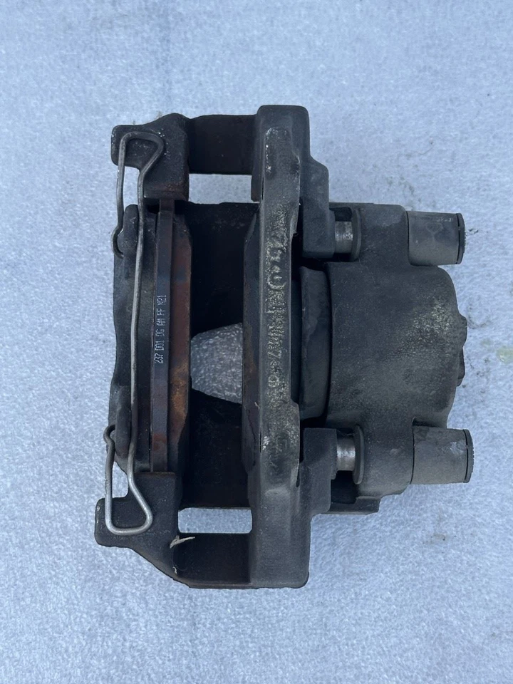 2003 JAGUAR XK8 RIGHT PASSENGER SIDE REAR BRAKE CALIPER - Image 2 of 4