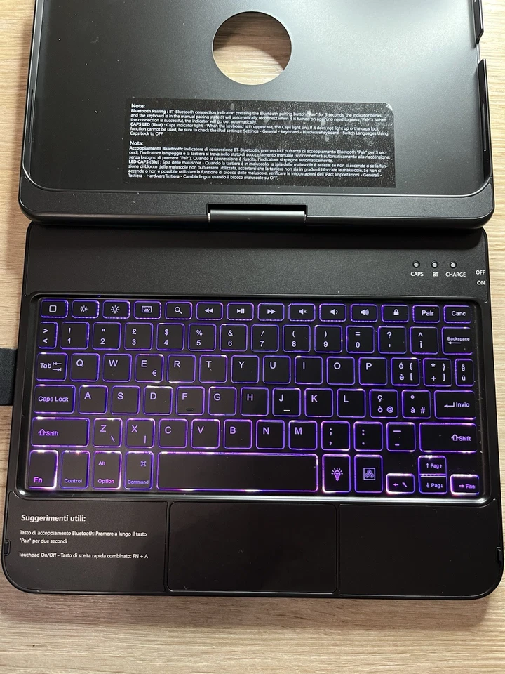 Bluetooth Tastatur-Hülle mit Touchpad und Hintergrundbeleuchtung für Tablet/iPad - Bild 4 von 4