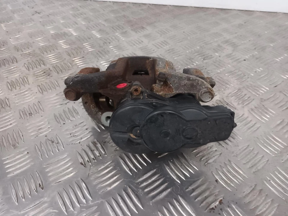 Pinza de freno trasera pasajero izquierdo lexus nx300h 14-21 n/s 4785078010 492709 Foto 2 de 4