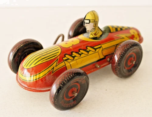 VINTAGE 1930/1940  MARX TIN LITHO WIND UP #3  RED RACE CAR WITH DRIVER 6"  (Y)