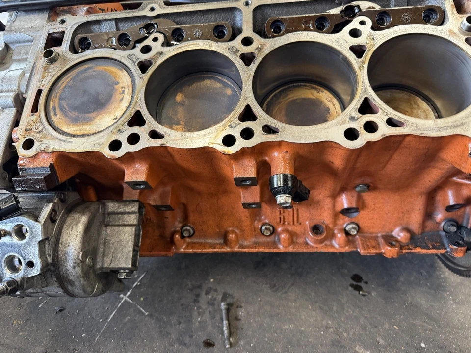 2006 Dodge Charger SRT8 6.1l Hemi Genuine OEM Bare Engine Block Standard *GOOD* - Image 3 of 4
