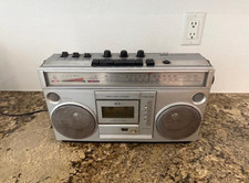 Montgomery Ward GEN 3995A Boombox Stereo - 8-Track Cassette -AM/FM Radio /Repair