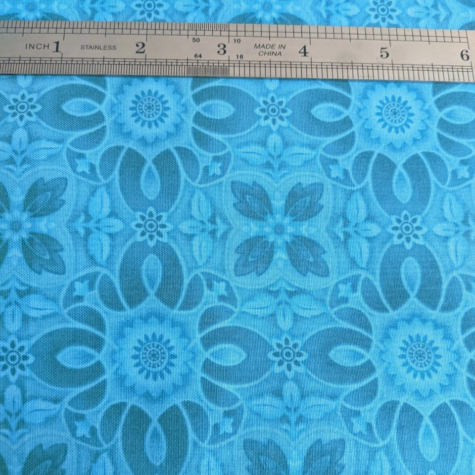 Henry glass "Vogue" by Lizzie B Cre8tive, Blue, 25" x44" - Image 2 of 4