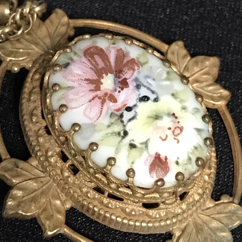 Vintage Miriam Haskell Signed Floral Flower Pendant Gold Chain Necklace