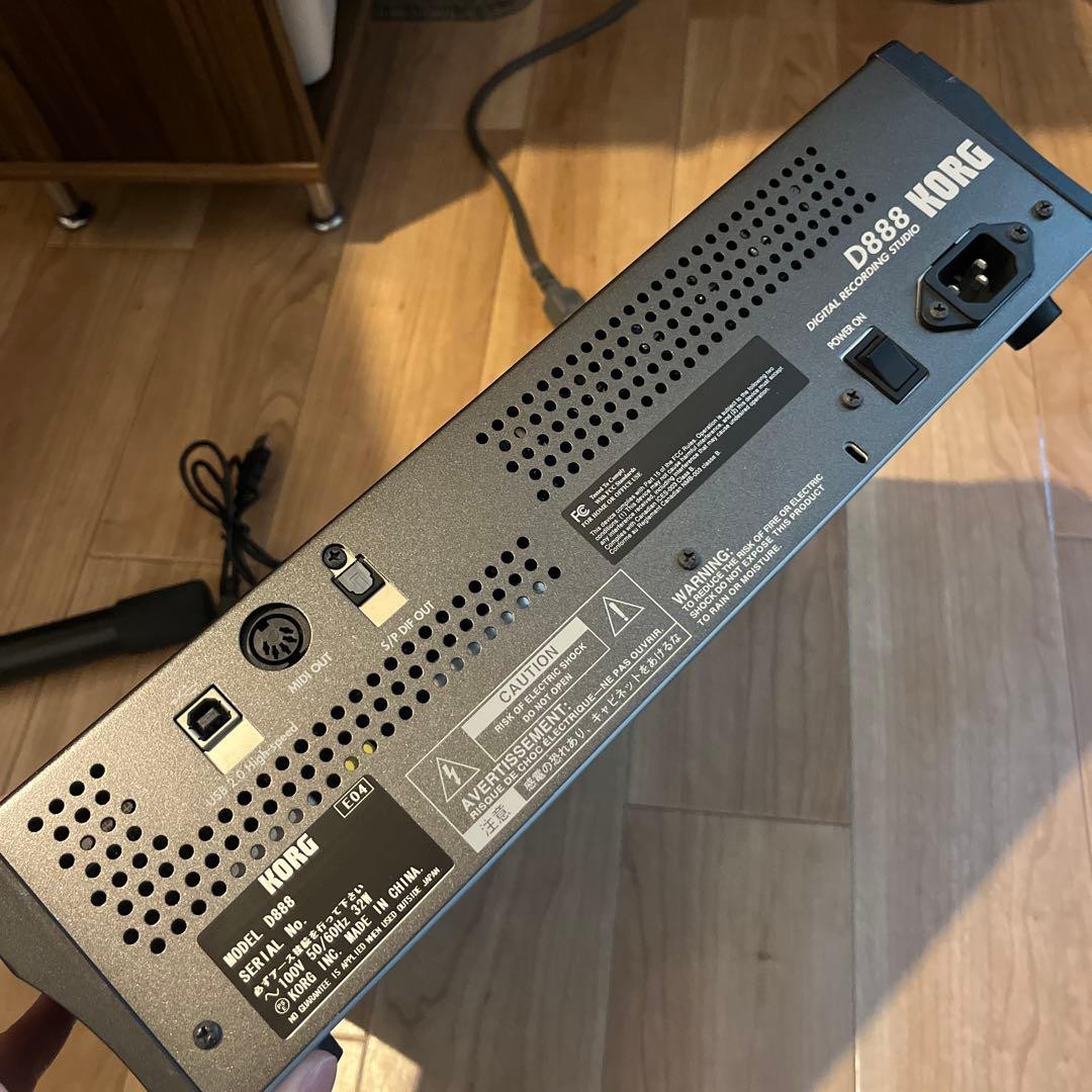 KORG D888 デジタルレコーディングスタジオ KORG D888 Digital Recording Studio Multi-Track Recorder 8-Track