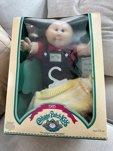 VINTAGE CABBAGE PATCH KIDS BALD BOY DOLL IN BOX BLUE JEAN OVERALLS & RED HAT
