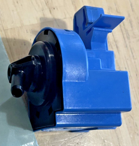 Samsung WF80F5E2W4X Waschmaschine Ersatzteil - Wasserstandsdruckschalter
