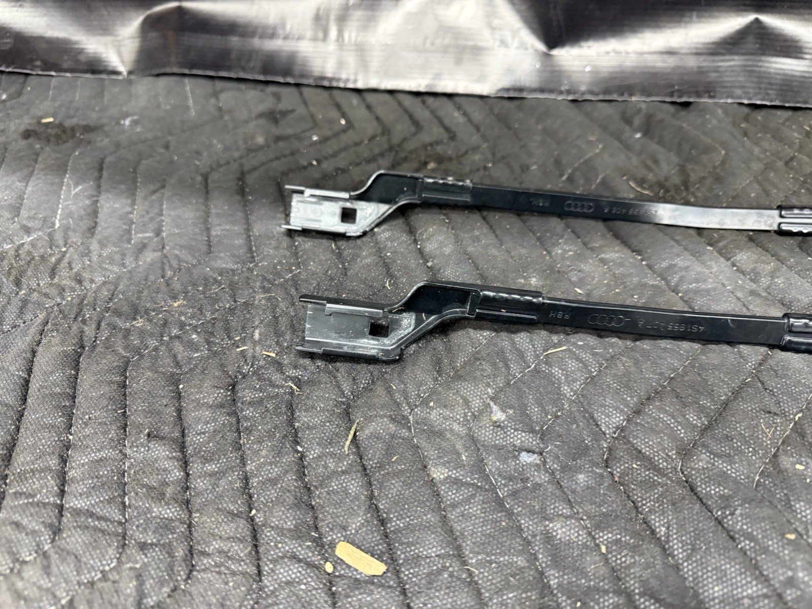 OEM 2017-2023 Audi R8 V10 PLUS Windshield Wiper Arm Front Left  Side Right Pair