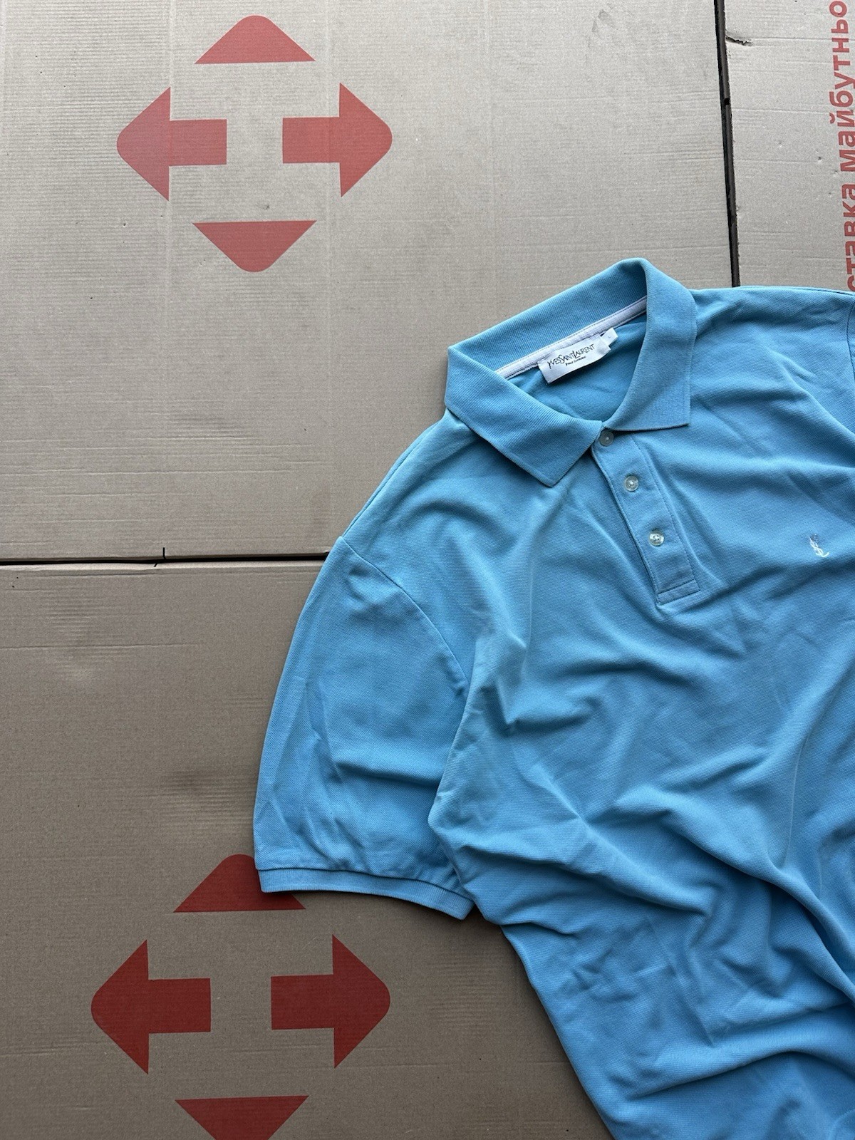 Polo Yves Saint Laurent L blu con logo ricamato YSL