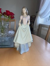 Ladro NEO Lady In In Dress 1327