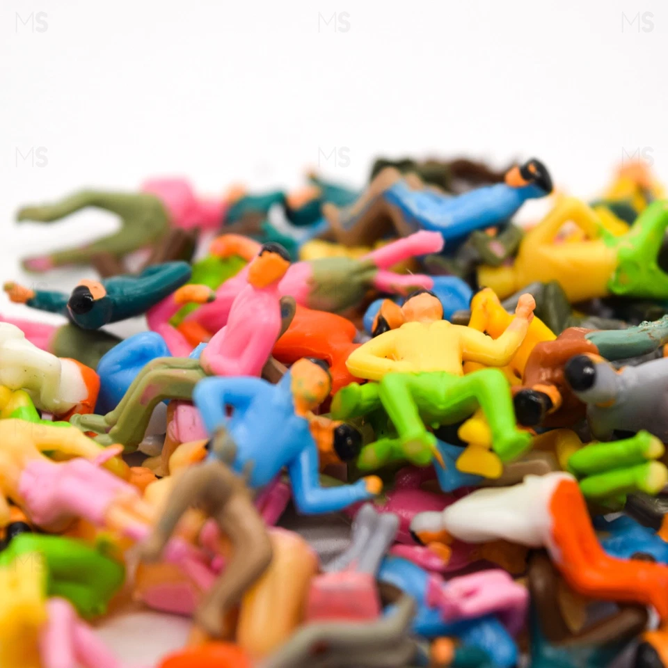 100x OO Gauge Sitting Figures in 1:76 Passengers Model Railway Subbuteo Fans - Image 3 of 4