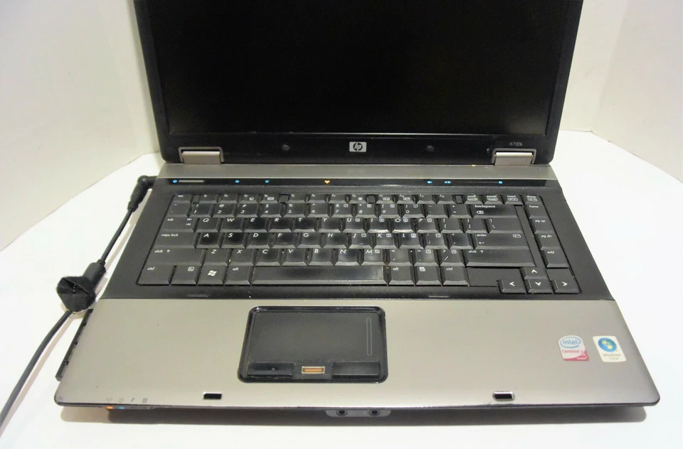 Portátil HP Compaq 6730b 15,4"" (Intel Core 2 Duo 2,26 GHz) repuestos/reparación COMO ESTÁ Foto 2 de 4