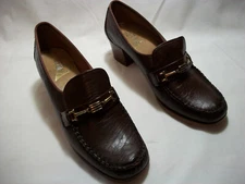 VINTAGE NEW ORIGINAL VINER BROWN HEELS PUMPS 7.5 M