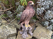 Vivid Arts Golden Eagle Garden Ornament Frost Resistant Realistic Statue